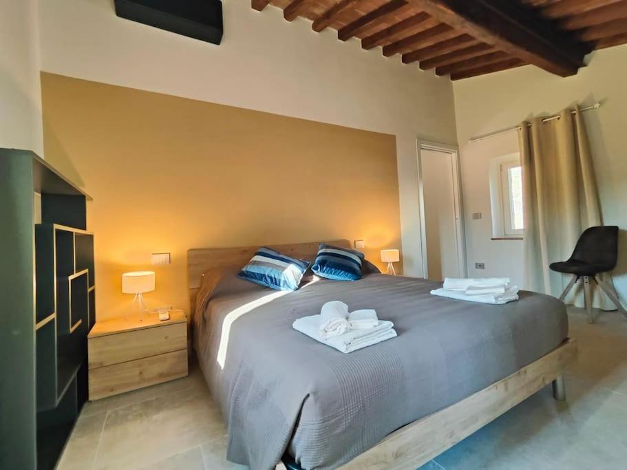 Appartement Volaterrae Deluxe Loft With Garden à Volterra Extérieur photo