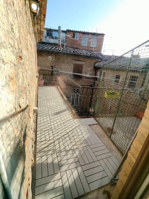 Appartement Volaterrae Deluxe Loft With Garden à Volterra Extérieur photo
